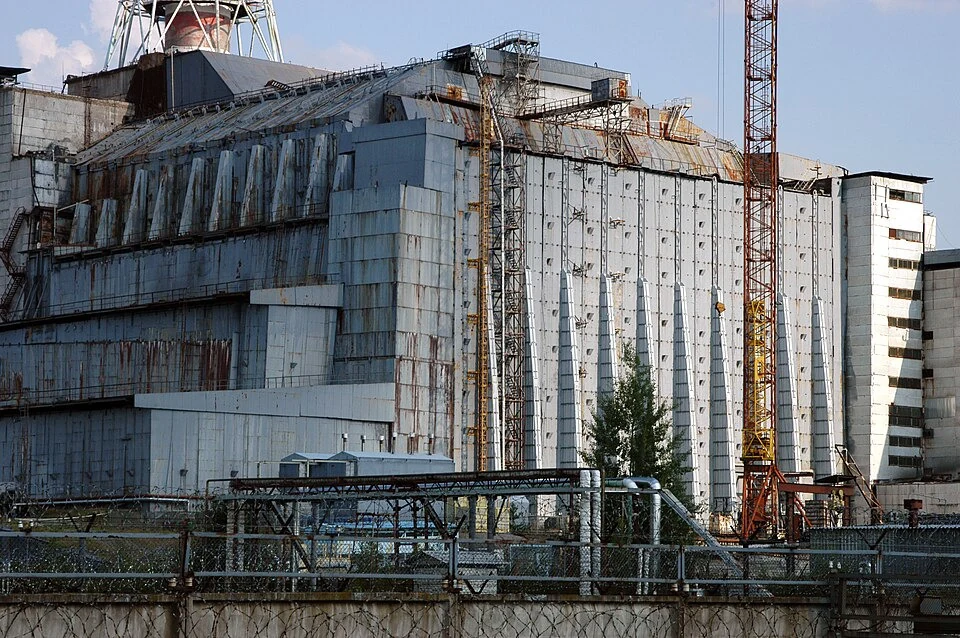 The sarcophagus around Chernobyl Unit 4